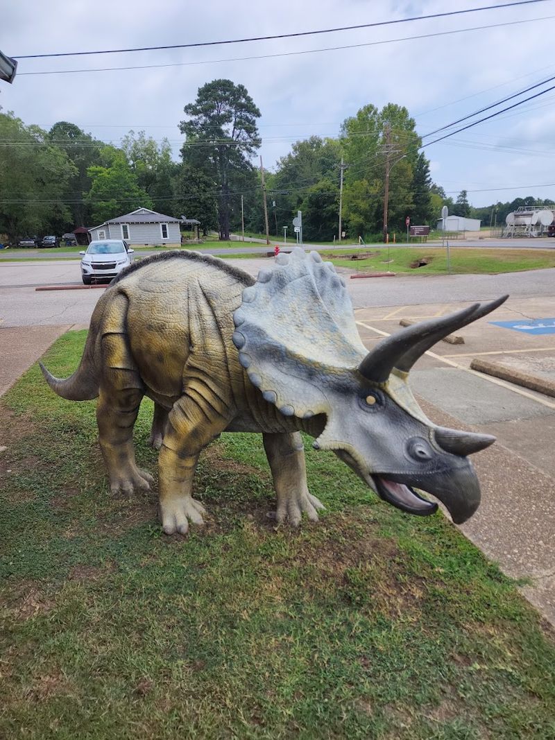 Dinosaurs Made For Family Photos