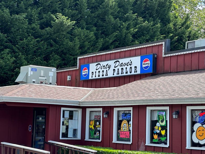 Dirty Dave's Pizza Parlor