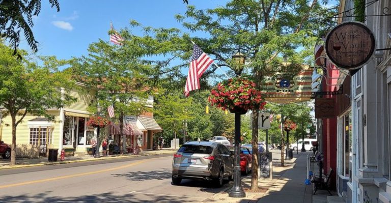 Discover The Ohio Beach Town Where A $20 Bill Goes A Surprisingly Long Way