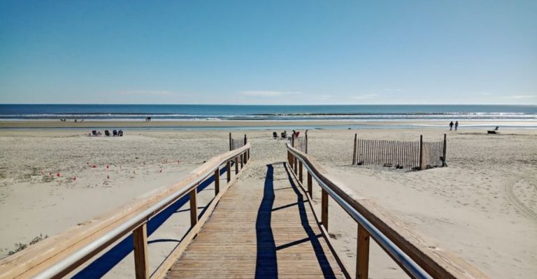 Discover The Stunning South Carolina Beach That Still Feels Like A Well-Kept Secret