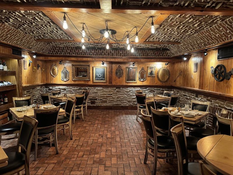Disotto, Highwood