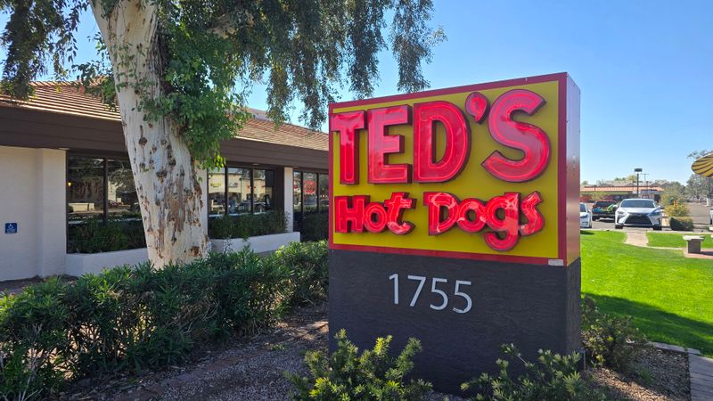 Ted's Hot Dogs (Tempe)