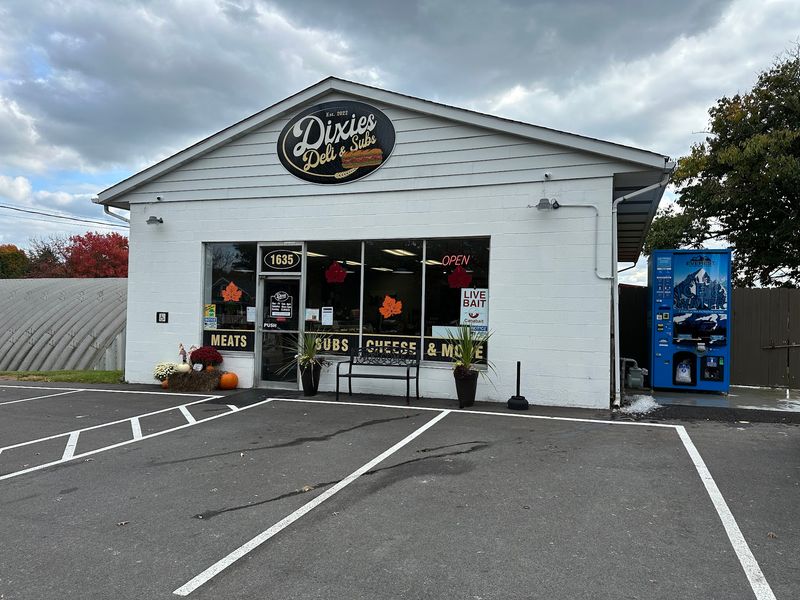 Dixie's Deli and Subs