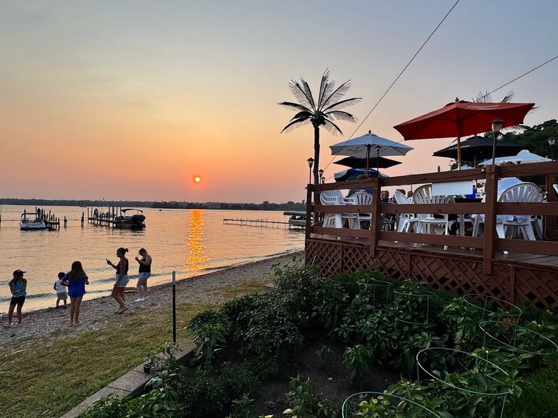 Dockers Restaurant, Fox Lake