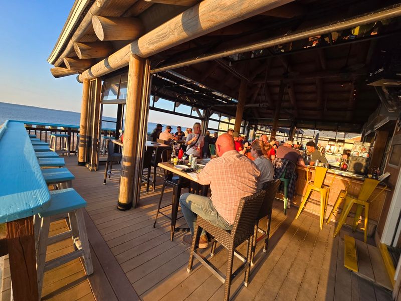 Dock's Beach House, Port Clinton Dock's Beach House, Port Clinton