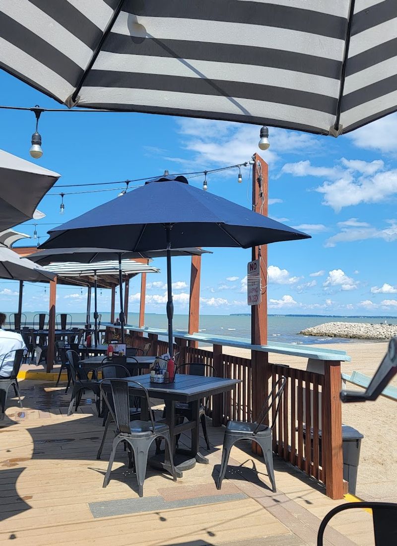Dock's Beach House, Port Clinton