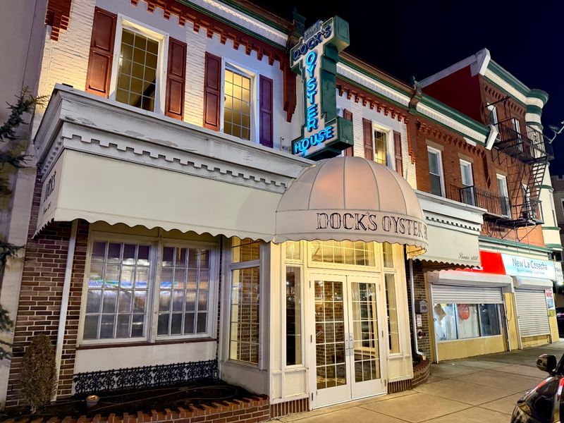 Dock's Oyster House