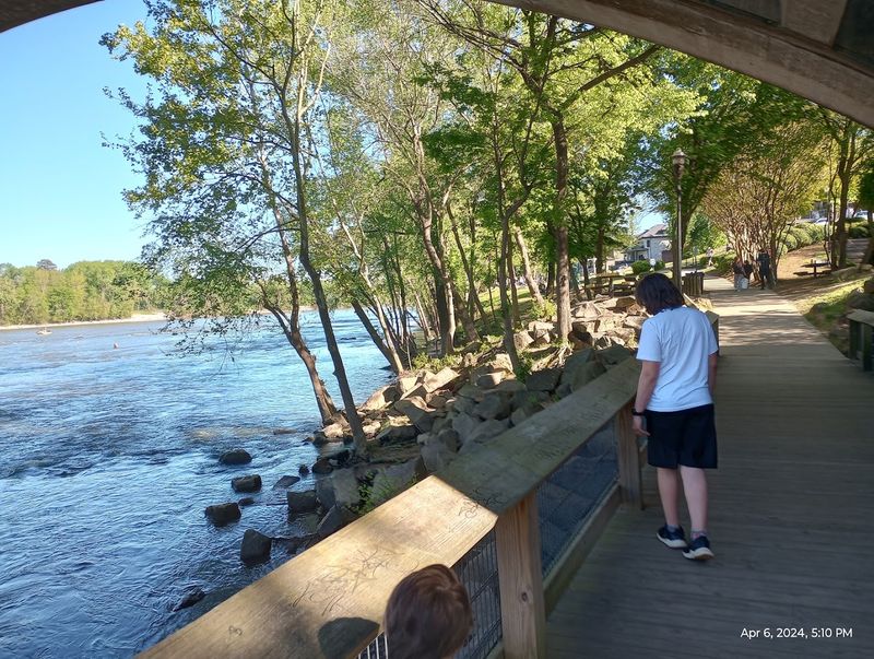 Dog-Friendly Trails With Water Access Points Dog-Friendly Trails With Water Access Points
