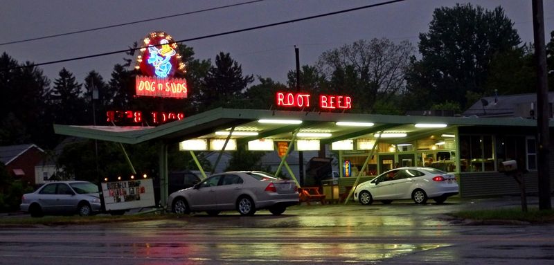 Dog-N-Suds, Elyria