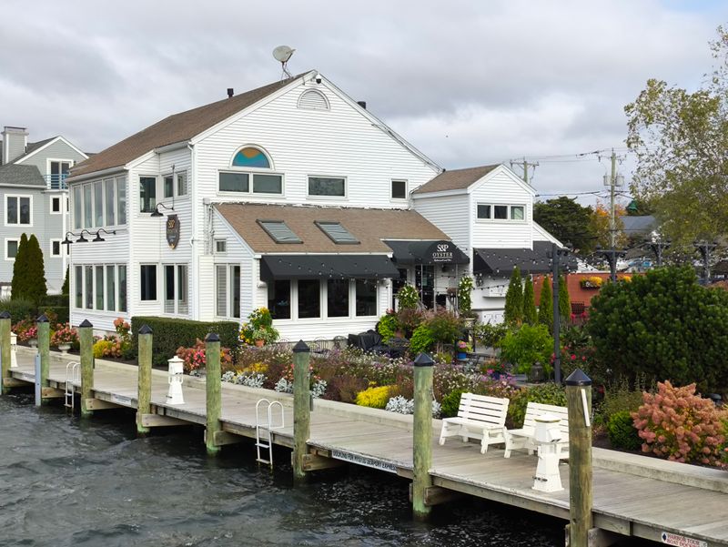 S&P Oyster Restaurant and Bar - Mystic