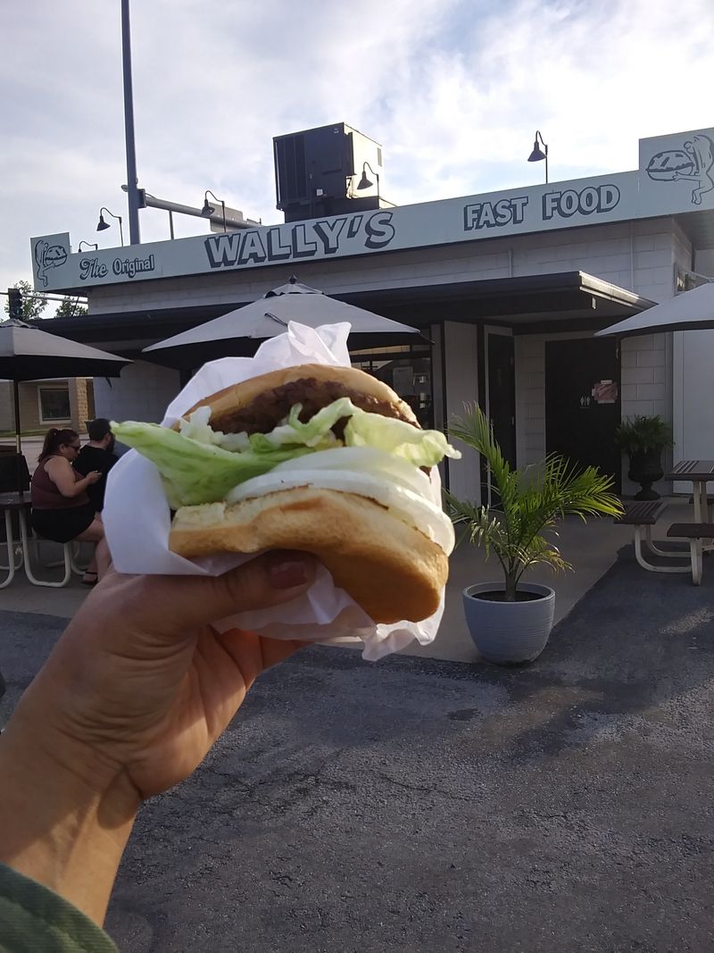 Wally's Drive-In – Breese