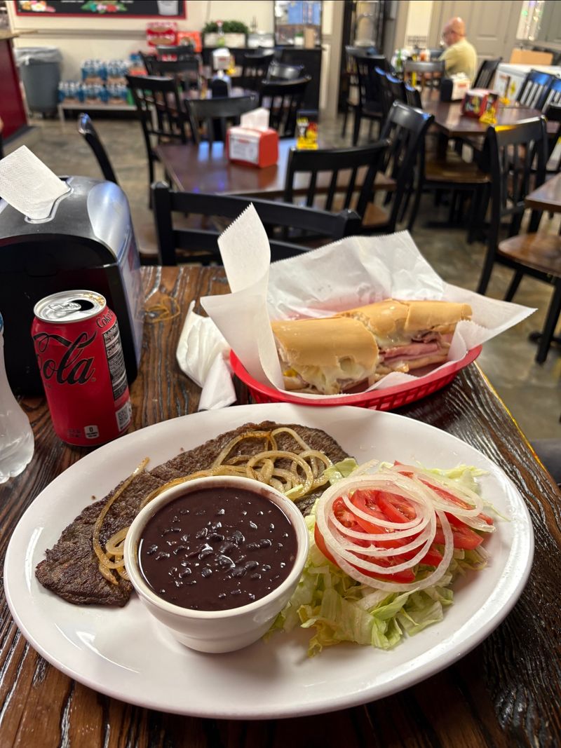 Manolo & Rene Grill, Downtown