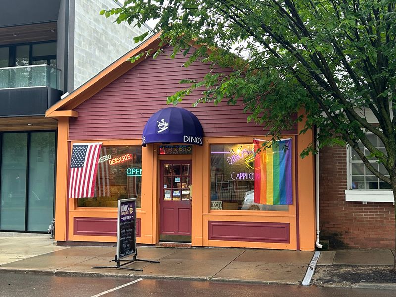 Dino's Cappuccinos, Yellow Springs