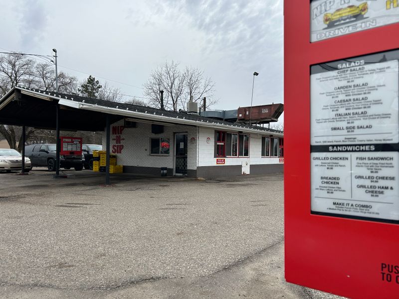 Nip ‘N Sip Drive-In — Lansing