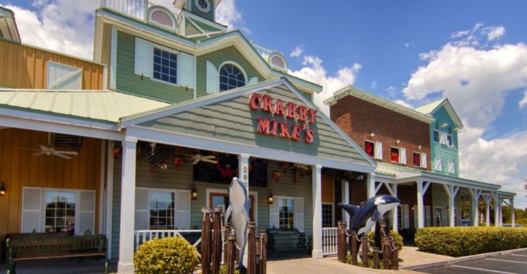 Don’t Miss This South Carolina Seafood Buffet Everyone Is Traveling For