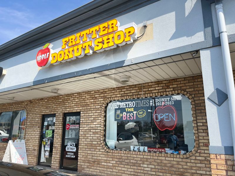 Apple Fritter Donut Shop — Ferndale, MI