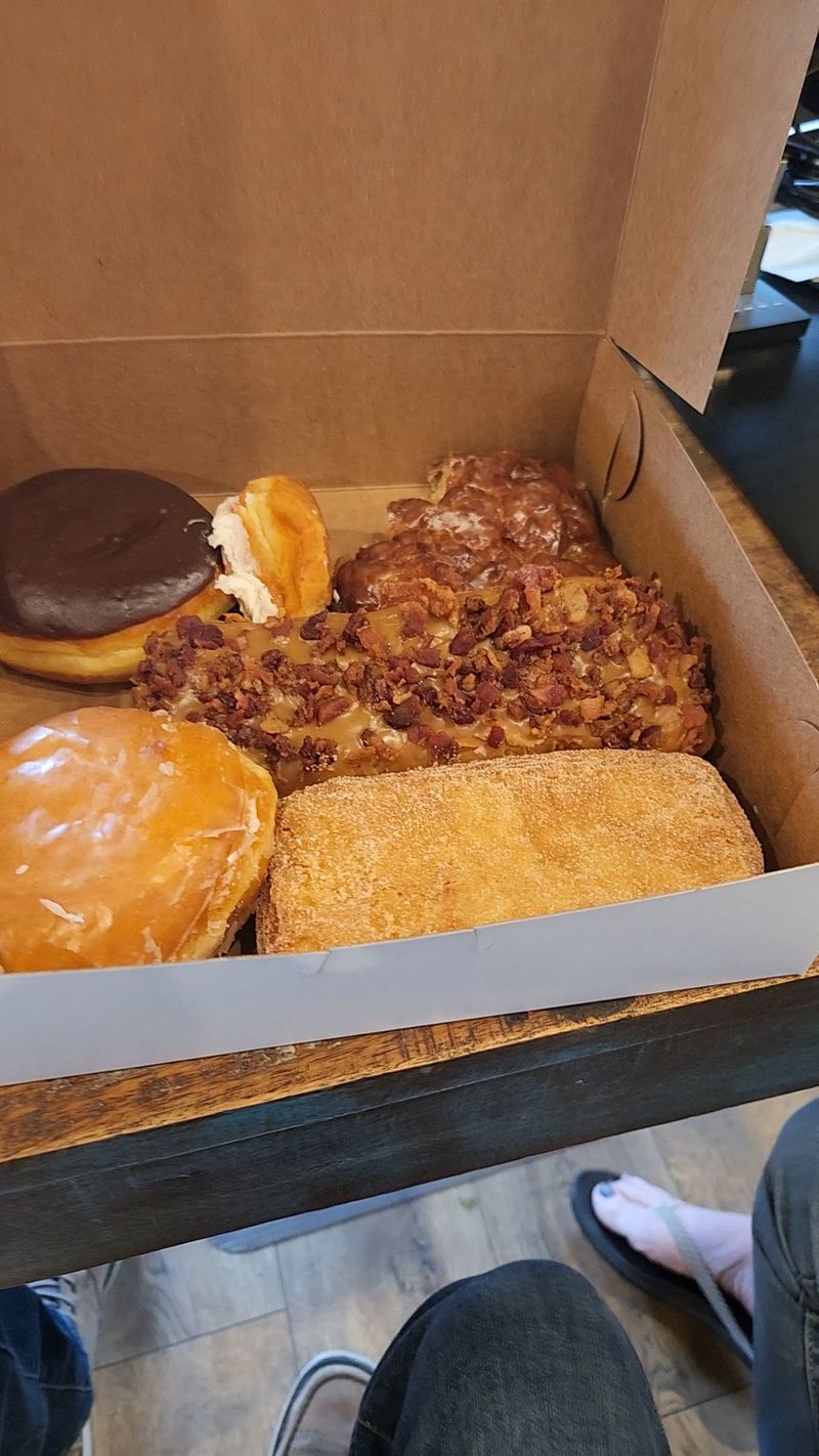 Donut Factory, Lynnwood, WA