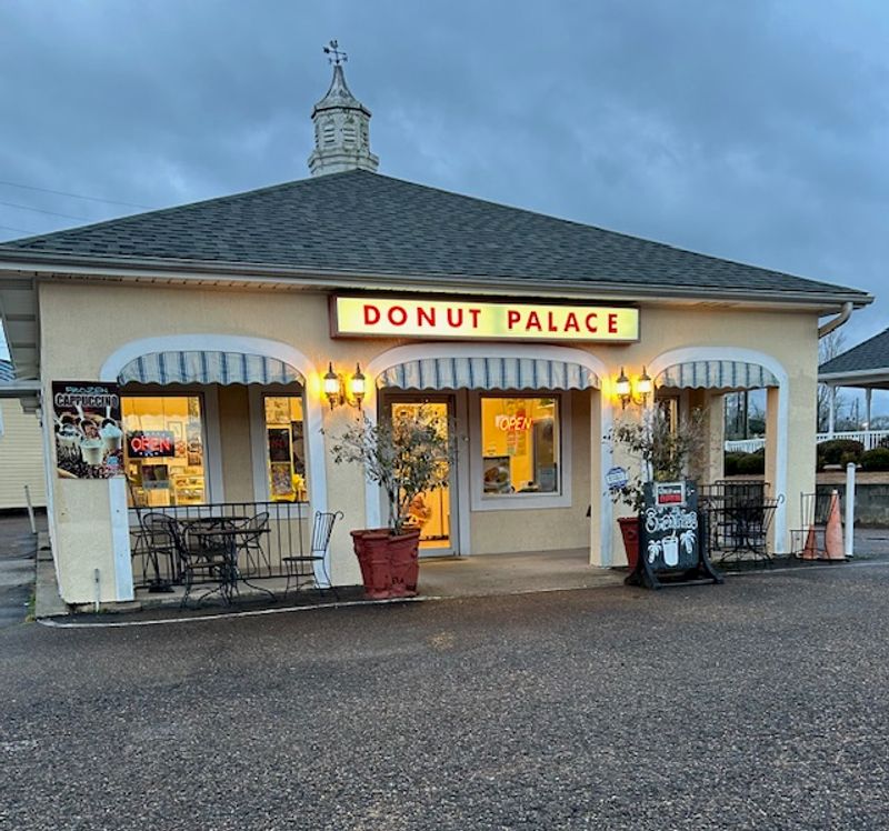 Donut Palace, Laurel