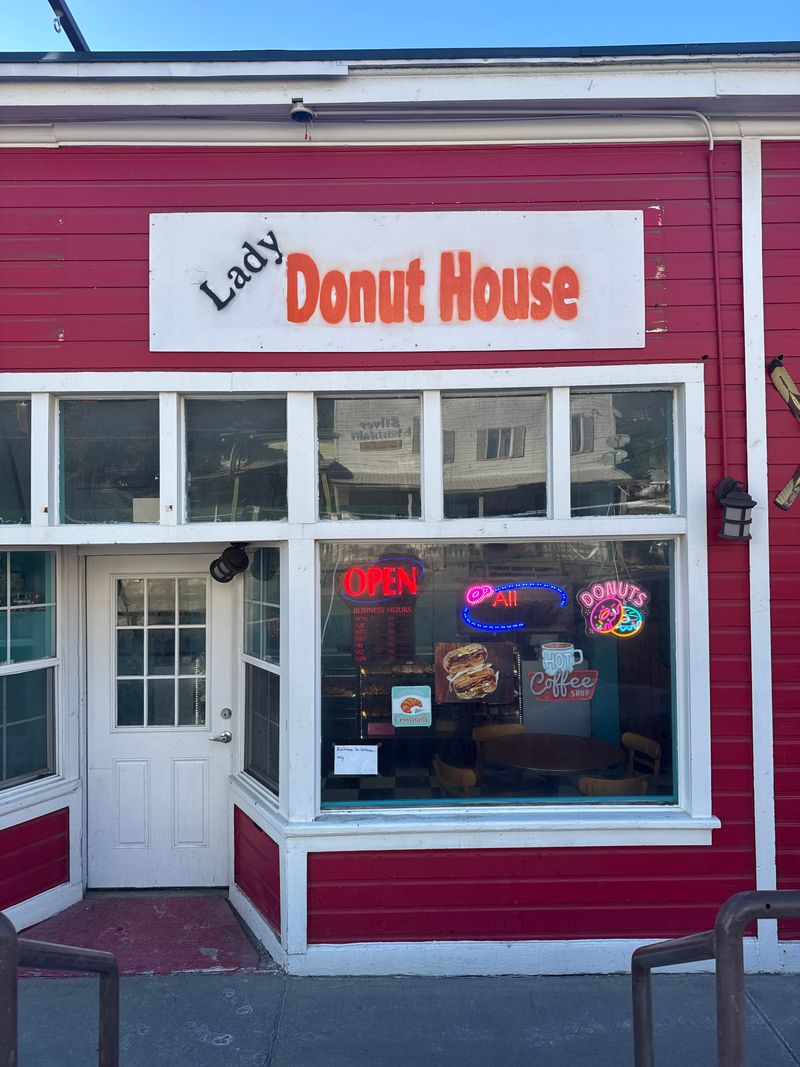 Lady Donut House