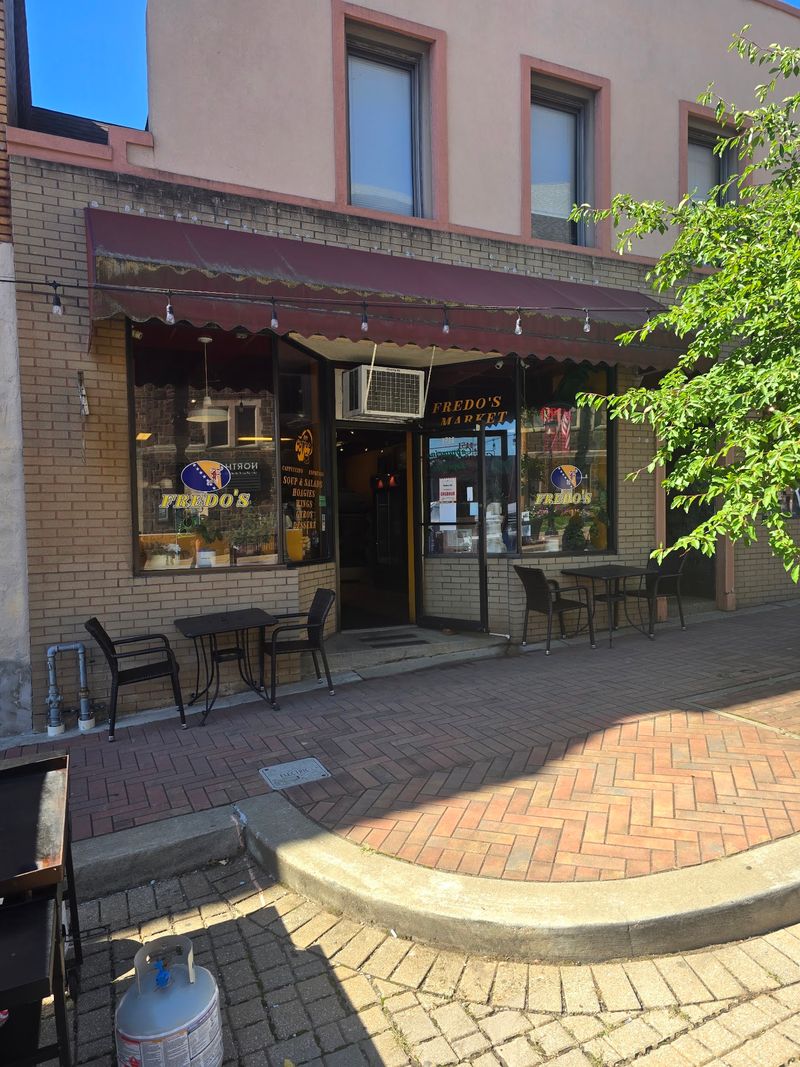 Dormont Location Makes It Easy To Miss Dormont Location Makes It Easy To Miss