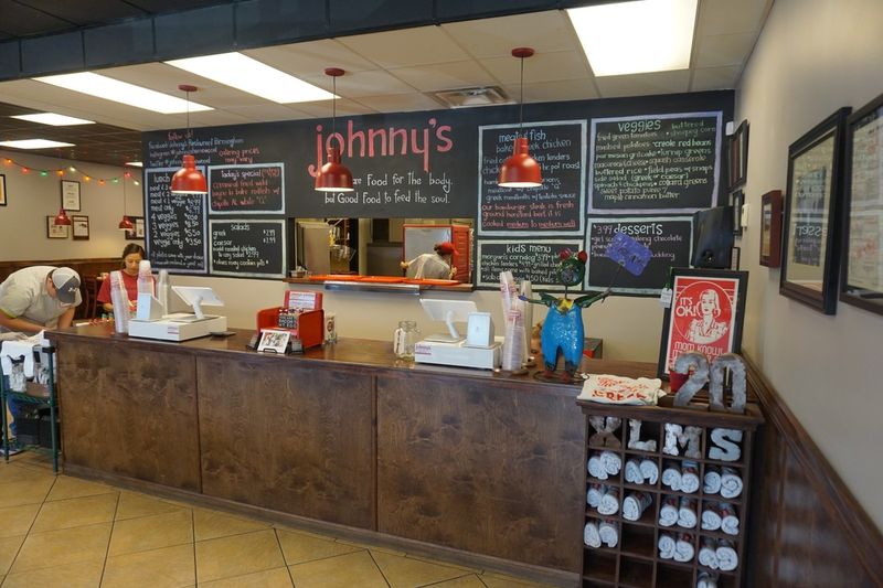 Johnny's Restaurant: Homewood's Greek-Soul Fusion