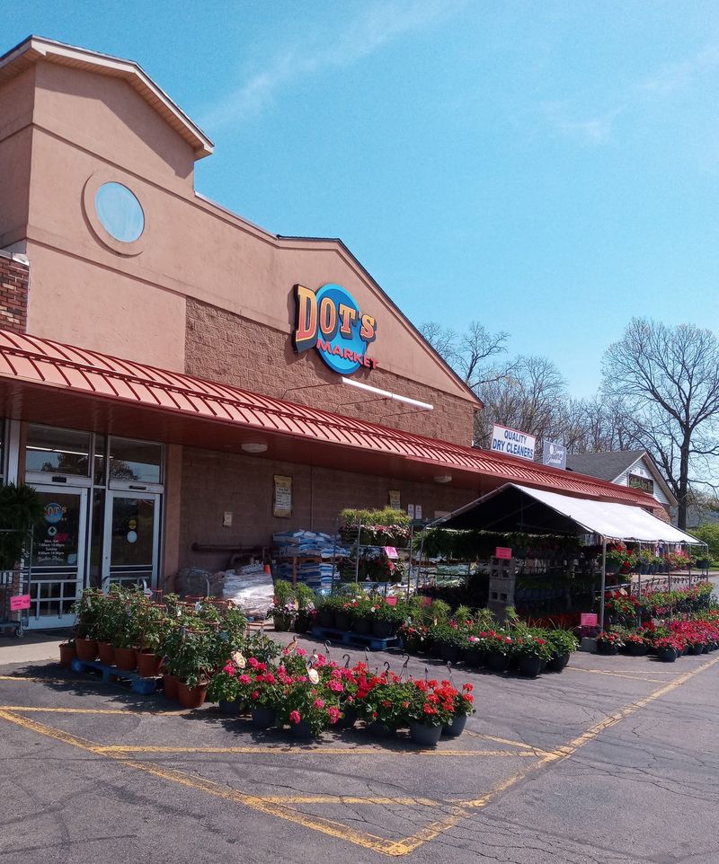Dot's Market, Bellbrook