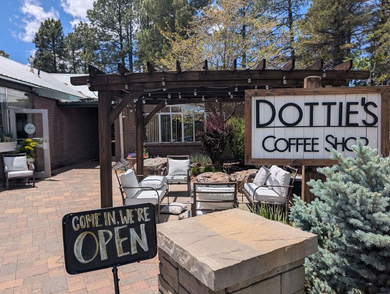 Dottie's Garden Coffee Shoppe 