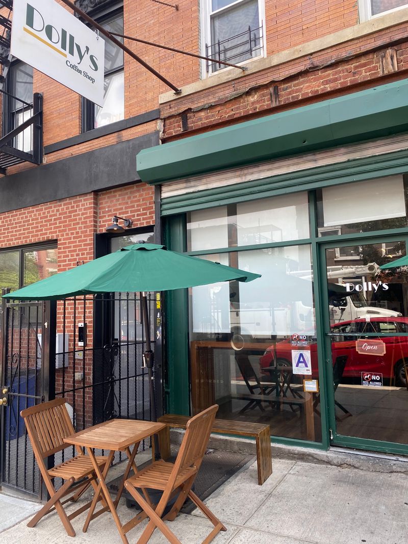 Dolly’s Coffee Shop