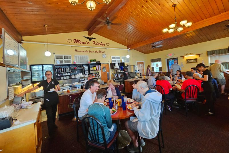 Mom’s Kitchen — 6357 Hamilton St, Preston