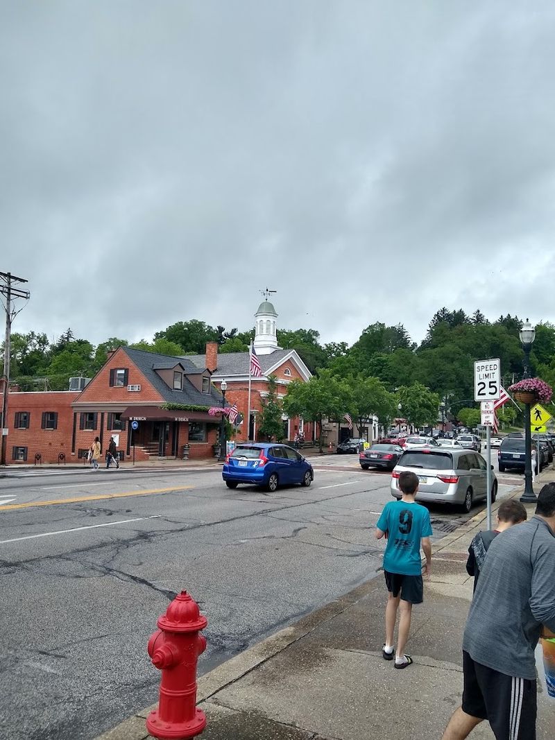 Downtown Chagrin Falls, Chagrin Falls, Ohio Downtown Chagrin Falls, Chagrin Falls, Ohio