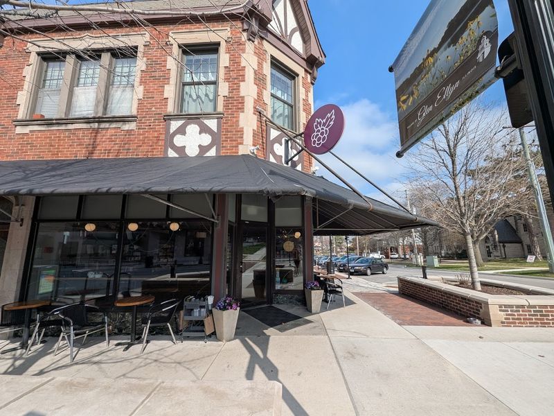 Downtown Glen Ellyn’s Easy Find