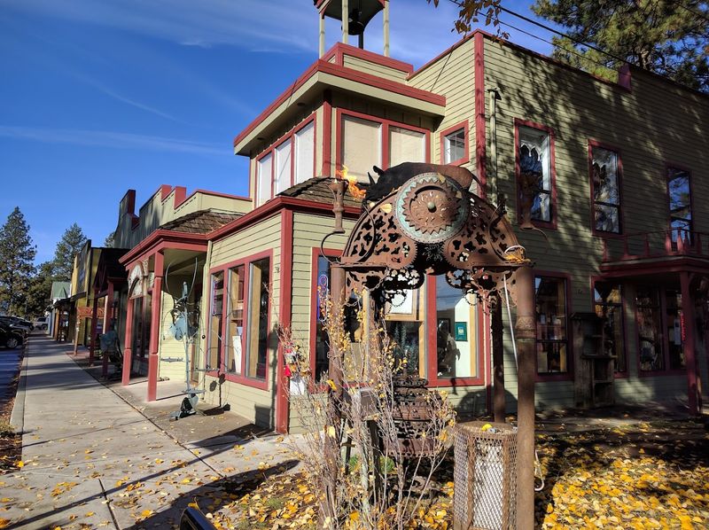 Downtown Sisters And Its Irresistible Western Charm
