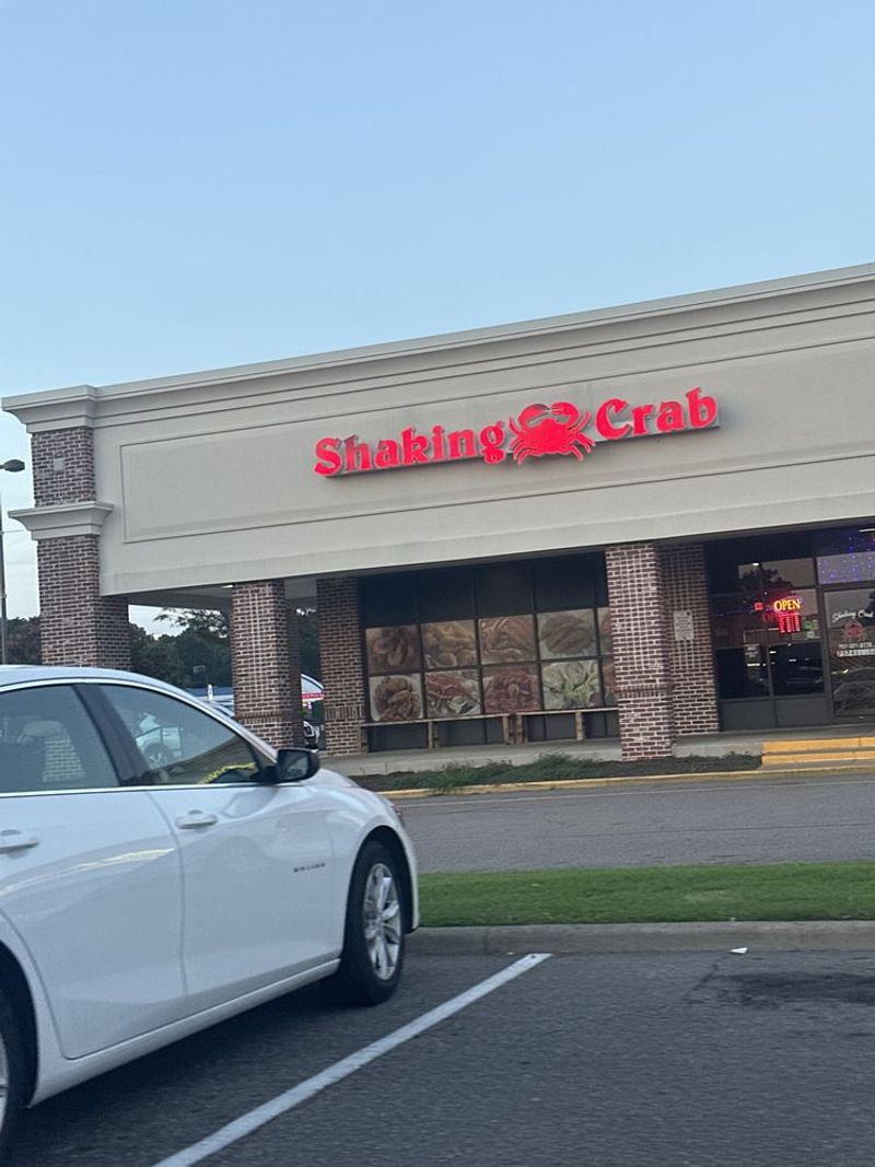 Shaking Crab — 1255 Fordham Dr Ste 120, Virginia Beach
