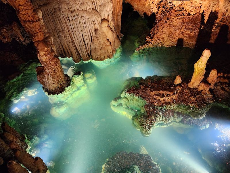 Dream Lake Will Mess With Your Eyes
