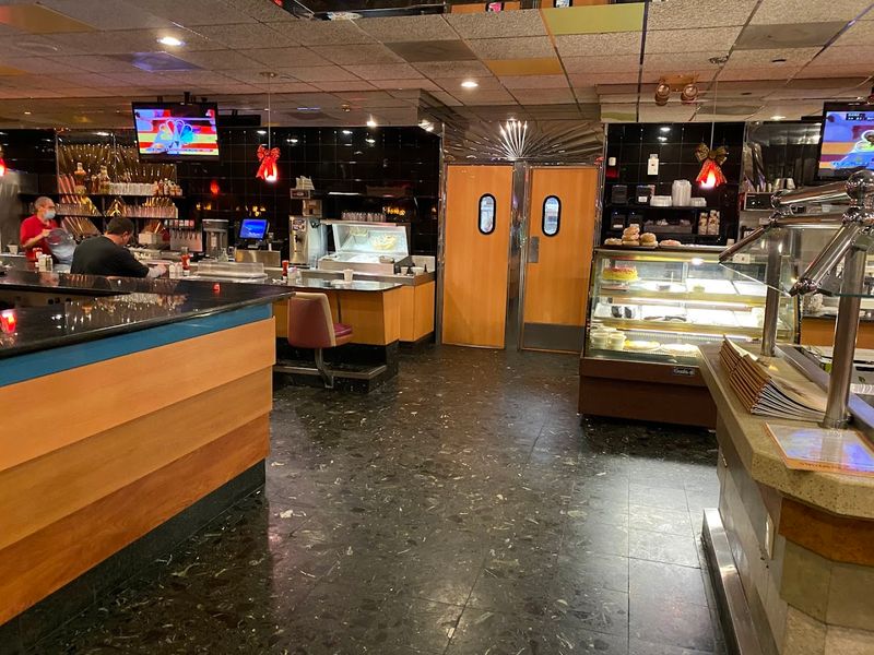 Local Crunch, Seasonal Whisper