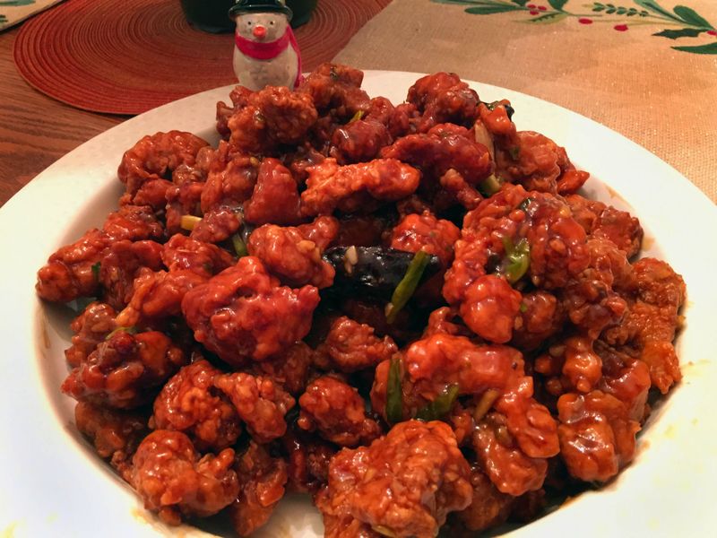 General Tso's Chicken That's Generally Disappointing