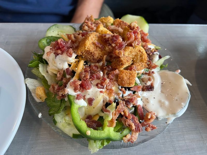 A Salad Bar That Actually Deserves Attention