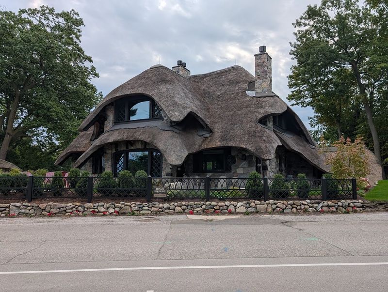 Earl Young Mushroom Houses And Charlevoix Beaches, Charlevoix