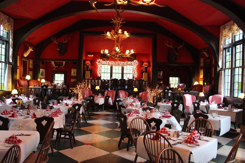 Woods Restaurant at Grand Hotel