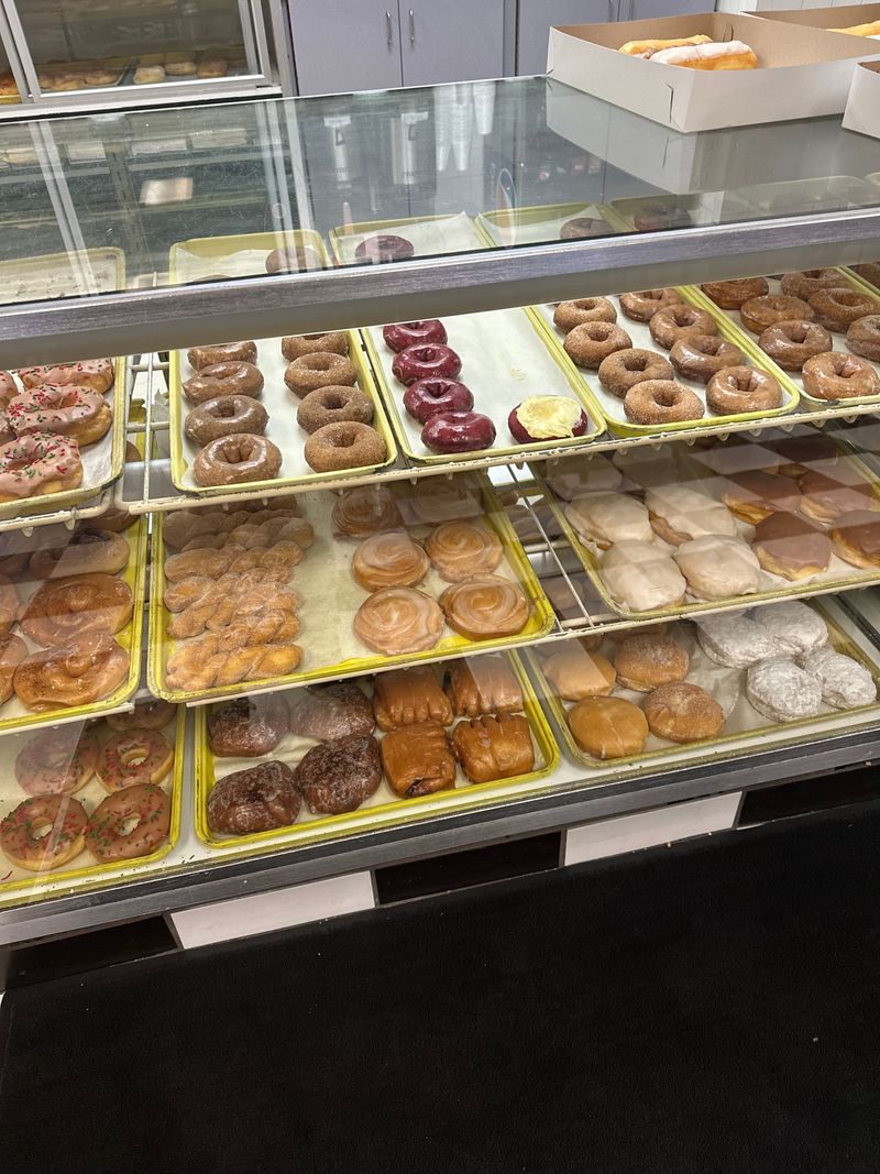 Denny's Doughnuts & Bakery – Bloomington