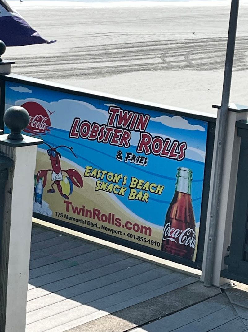 Easton's Beach Snack Bar At Second Beach Easton's Beach Snack Bar At Second Beach