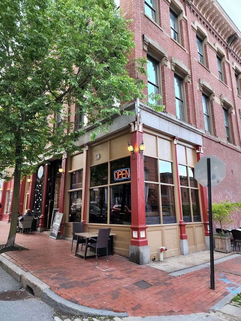 Easy Downtown Portland Location