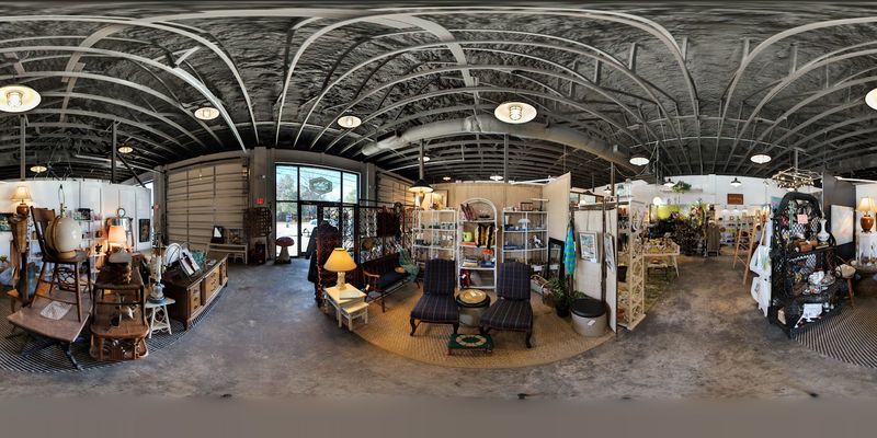 Easy Hours And A Handy Location Easy Hours And A Handy Location
