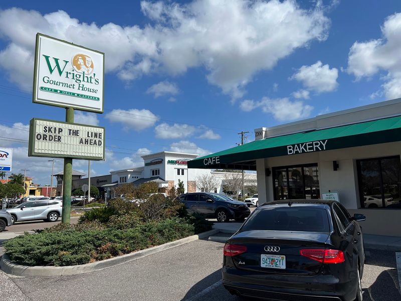 Easy To Find On South Dale Mabry Easy To Find On South Dale Mabry