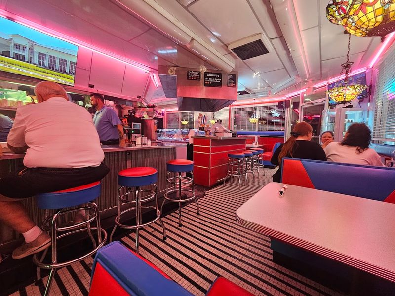 Niko's New York Diner