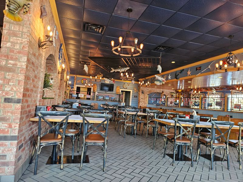 The Mighty Crab, Benton