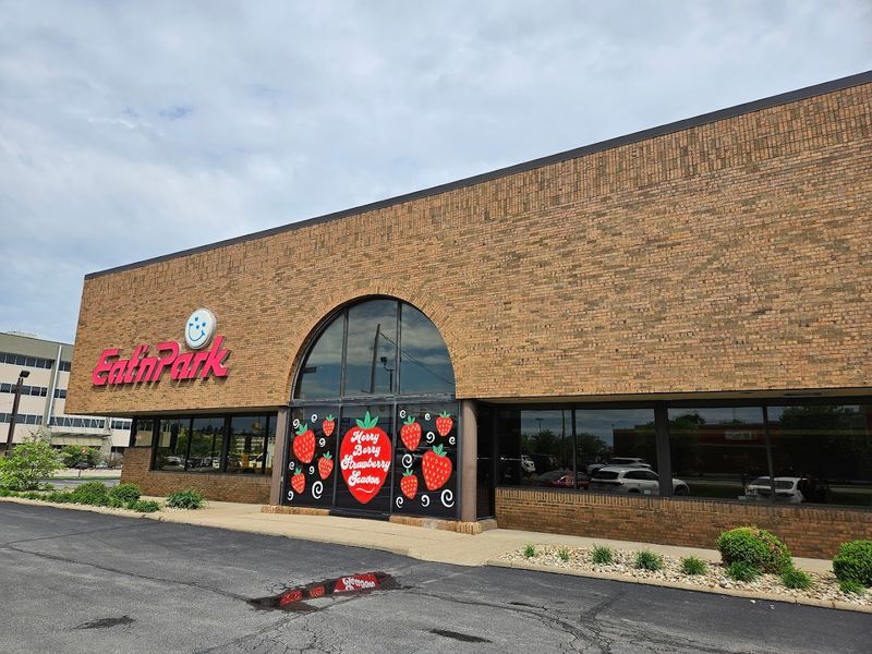 Eat'n Park, Pittsburgh / Multiple Pennsylvania Locations Eat'n Park, Pittsburgh / Multiple Pennsylvania Locations
