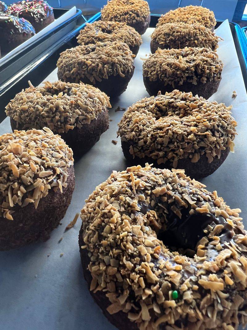 Daylight Donuts, Sandy