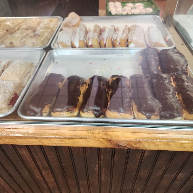 Éclairs, Cream Horns, And Other Pastry Treasures Éclairs, Cream Horns, And Other Pastry Treasures