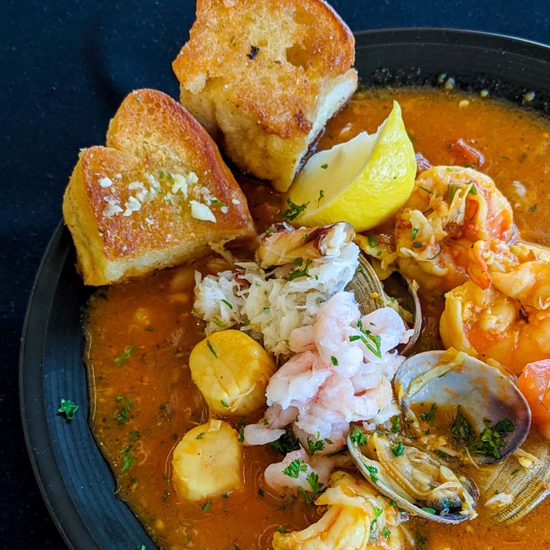 Local Ocean Seafoods: Newport's Nautical Treasure